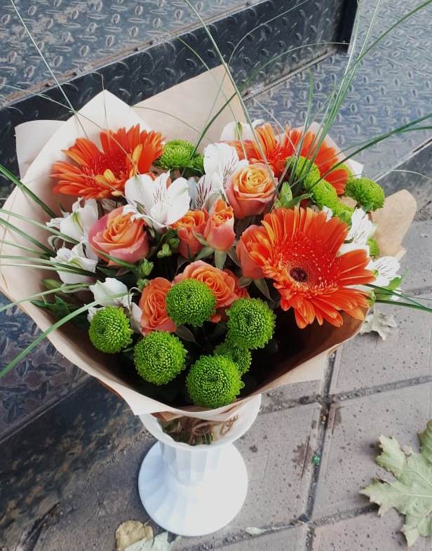Букет цветов из: Герберы, Хризантемы, Альстромерии и Розы в Дубовской