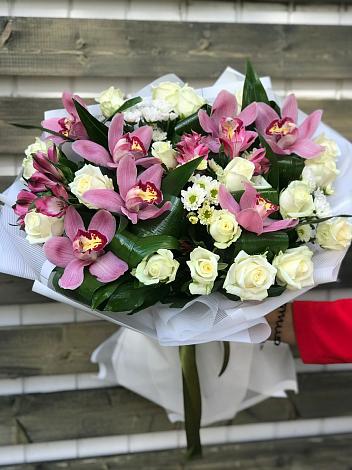 Букет цветов из: Розы и Хризантемы в Дубовской