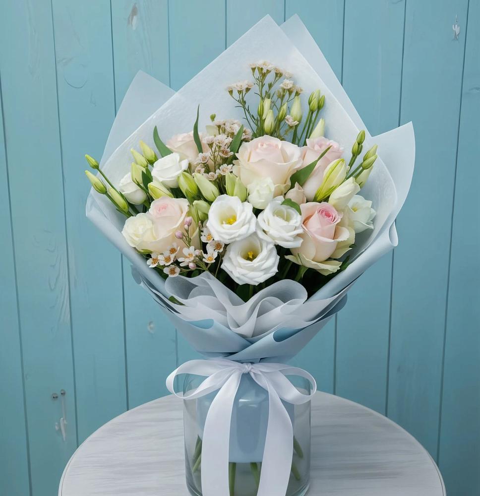 Букет цветов из: Розы и Лизиантусы в Дубовской