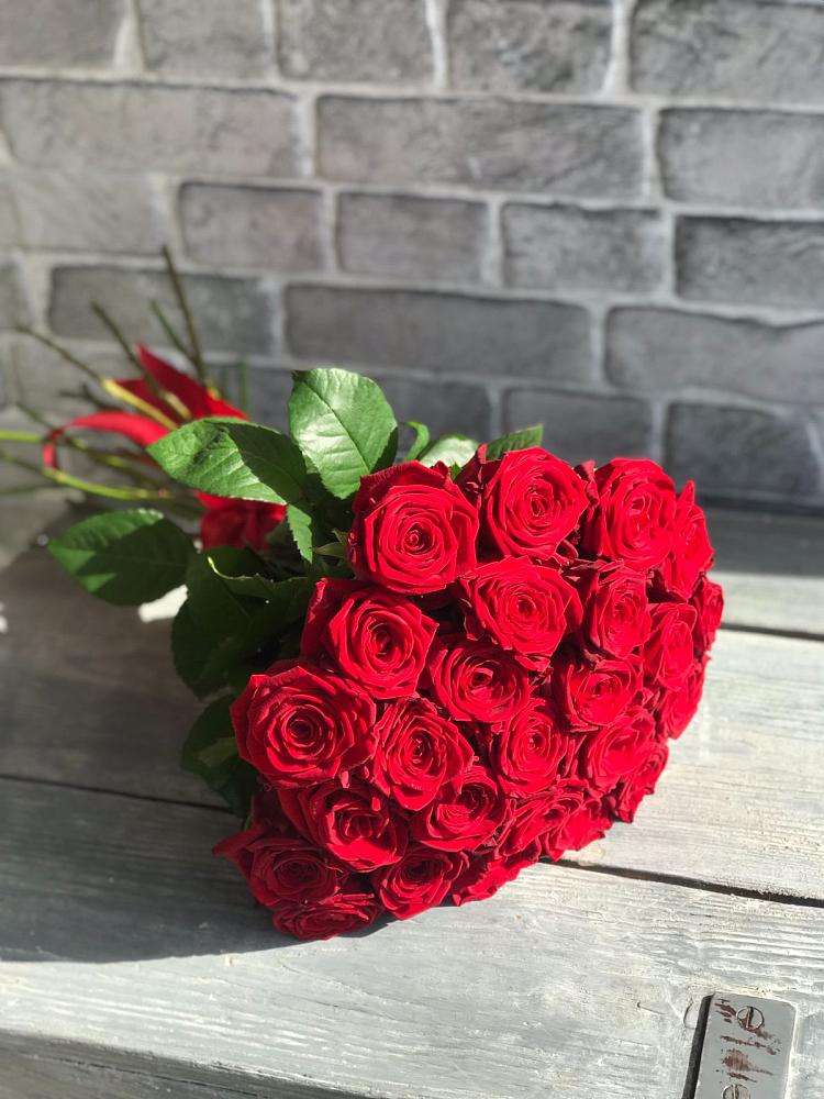 Букет Красные розы Фридом в Дубовской