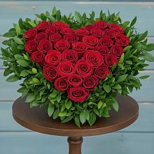 Цветочная композиция из Розы в виде сердца в Дубовской