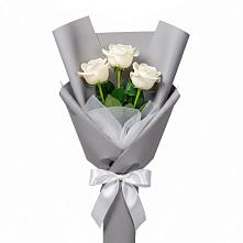 Букет 3 белые розы в Дубовской