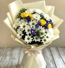 Букет цветов из:  Ирисы, Хризантемы и Розы #REPLACE_PRED# Дубовской