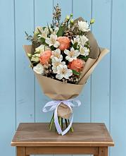 Букет цветов из:  Альстромерии, Лизиантусы, Розы и Хризантемы #REPLACE_PRED# Дубовской