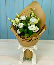 Букет цветов из:  Хризантемы и Лизиантусы в Дубовской