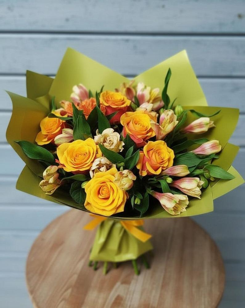 Букет цветов из: Альстромерии и Розы в Дубовской