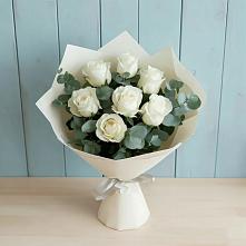 Букет Белые розы в Эвкалипте в Дубовской