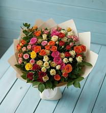 Букет Микс из разноцветных кустовых роз в Дубовской