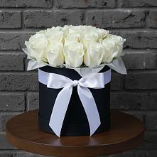 Цветочная композиция из Розы в шляпной коробке в Дубовской