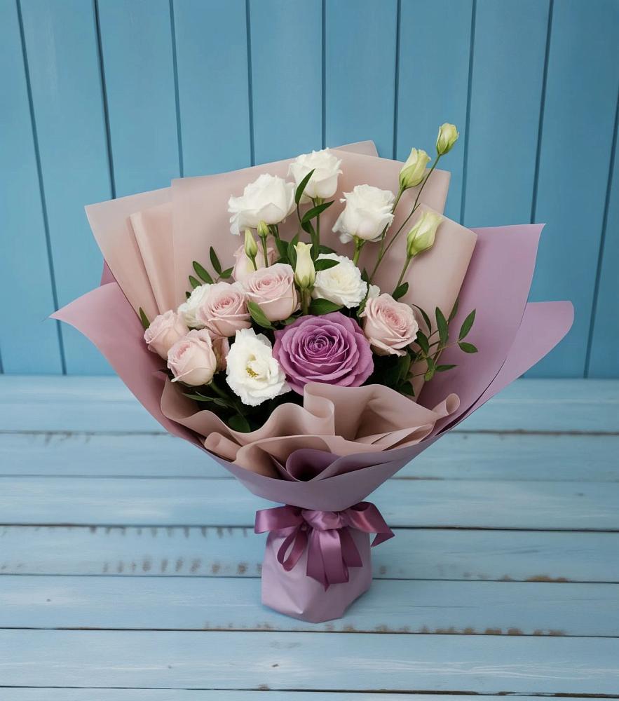 Букет цветов из: Розы и Лизиантусы в Дубовской